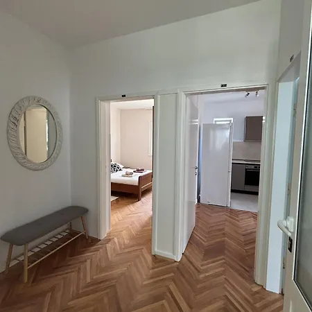 Mihaela 2 Apartman Banjol