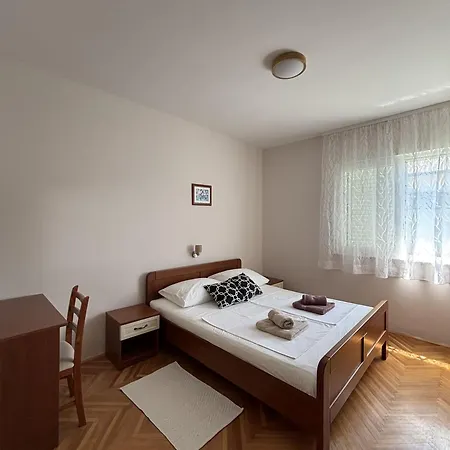 Mihaela 2 Apartman Banjol